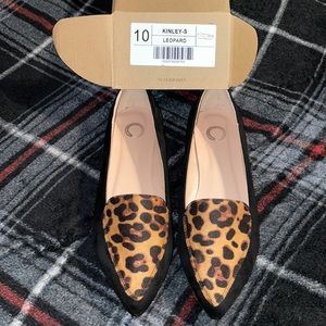 Women’s Journee Collection Kinley leopard flat loafers size 10 - new in box!